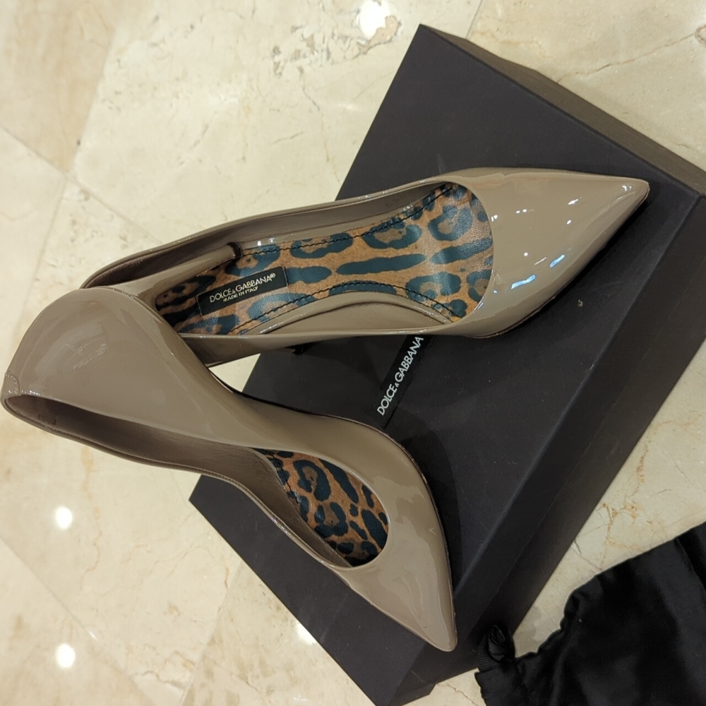 Dolce and Gabbana beige shoes with leopard sole Size 38.5